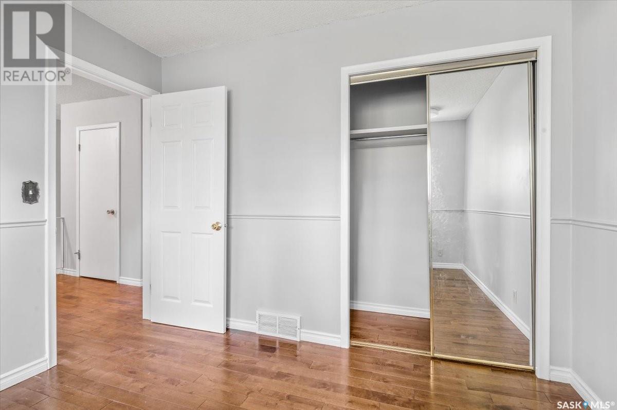 Single Family House 2 Level for Sale in  LANCASTER PLACE Regina 