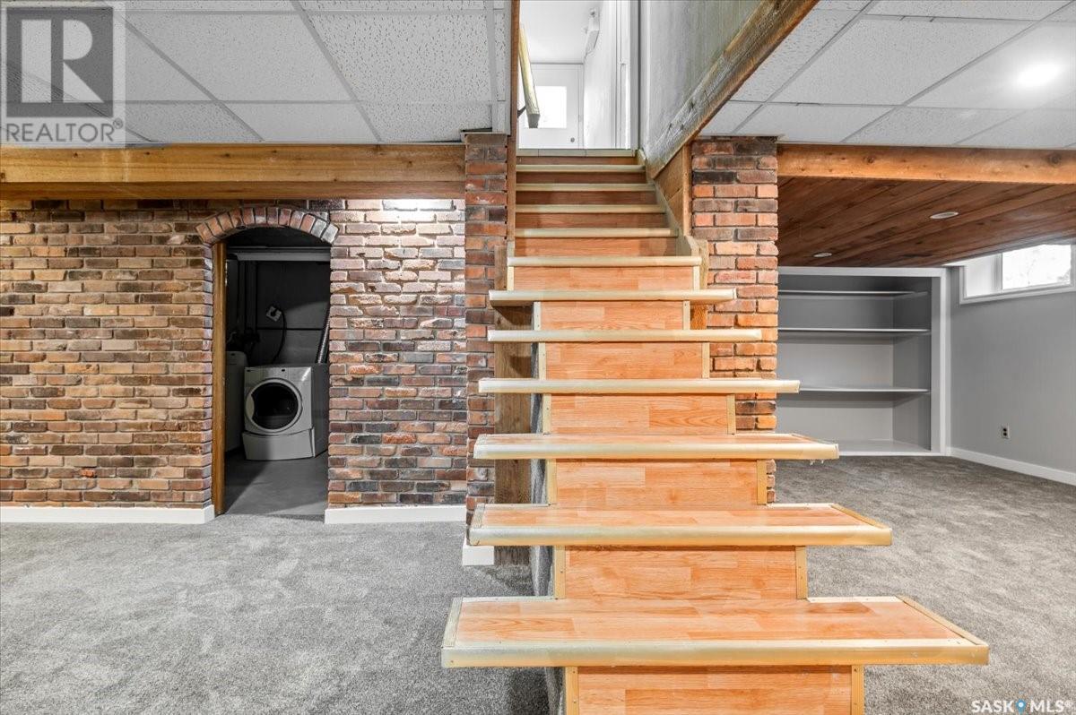 Single Family House 2 Level for Sale in  LANCASTER PLACE Regina 