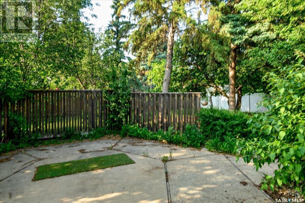 Single Family House 2 Level for Sale in  LANCASTER PLACE Regina 
