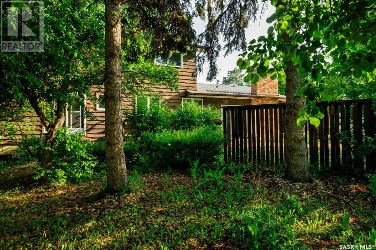 Single Family House 2 Level for Sale in  LANCASTER PLACE Regina 