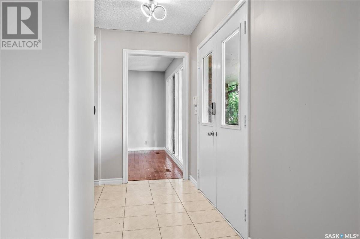 Single Family House 2 Level for Sale in  LANCASTER PLACE Regina 