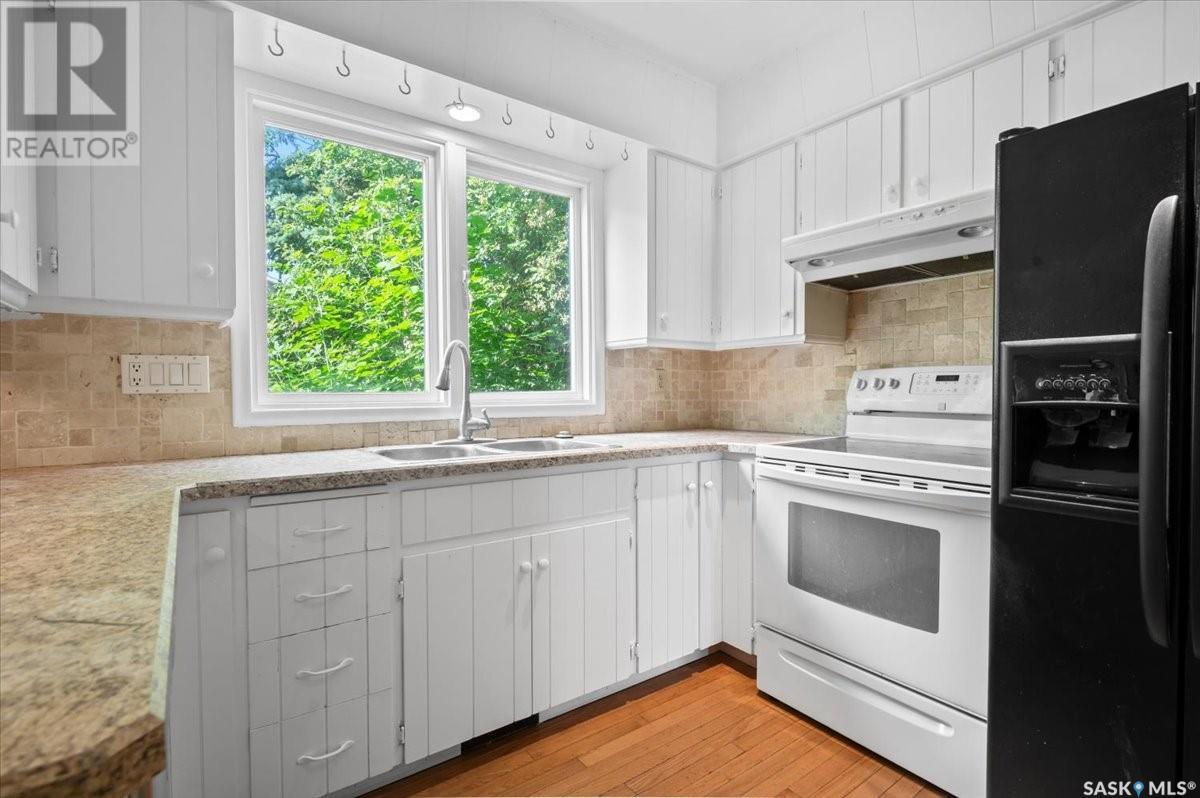 Single Family House 2 Level for Sale in  LANCASTER PLACE Regina 