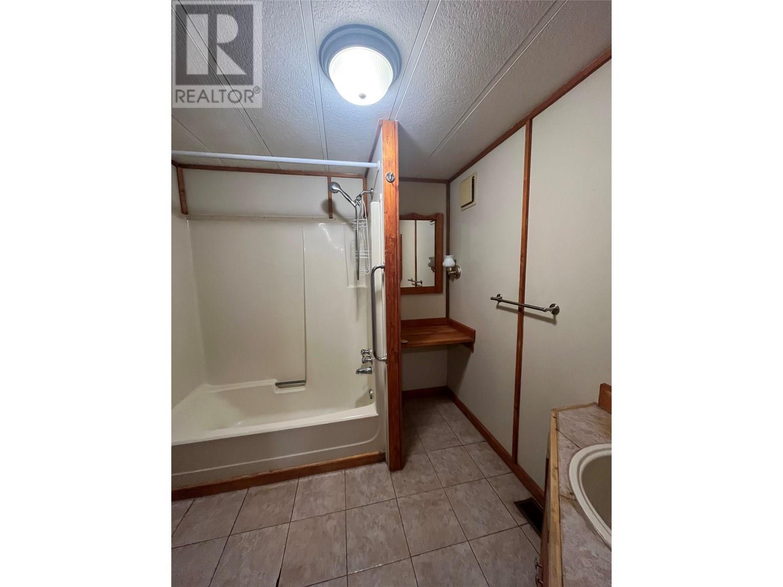 Photo 16 of 4232 Eldon Frontage Road Unit 2, Tappen BC
