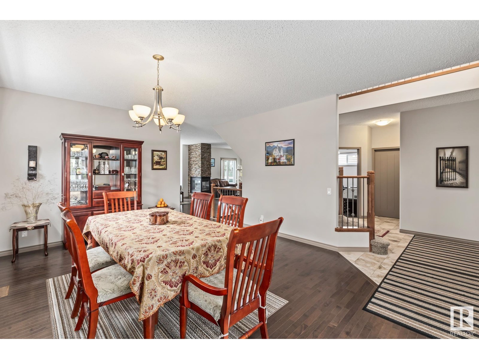 Photo 16 of 9520 206 St Nw, Edmonton AB