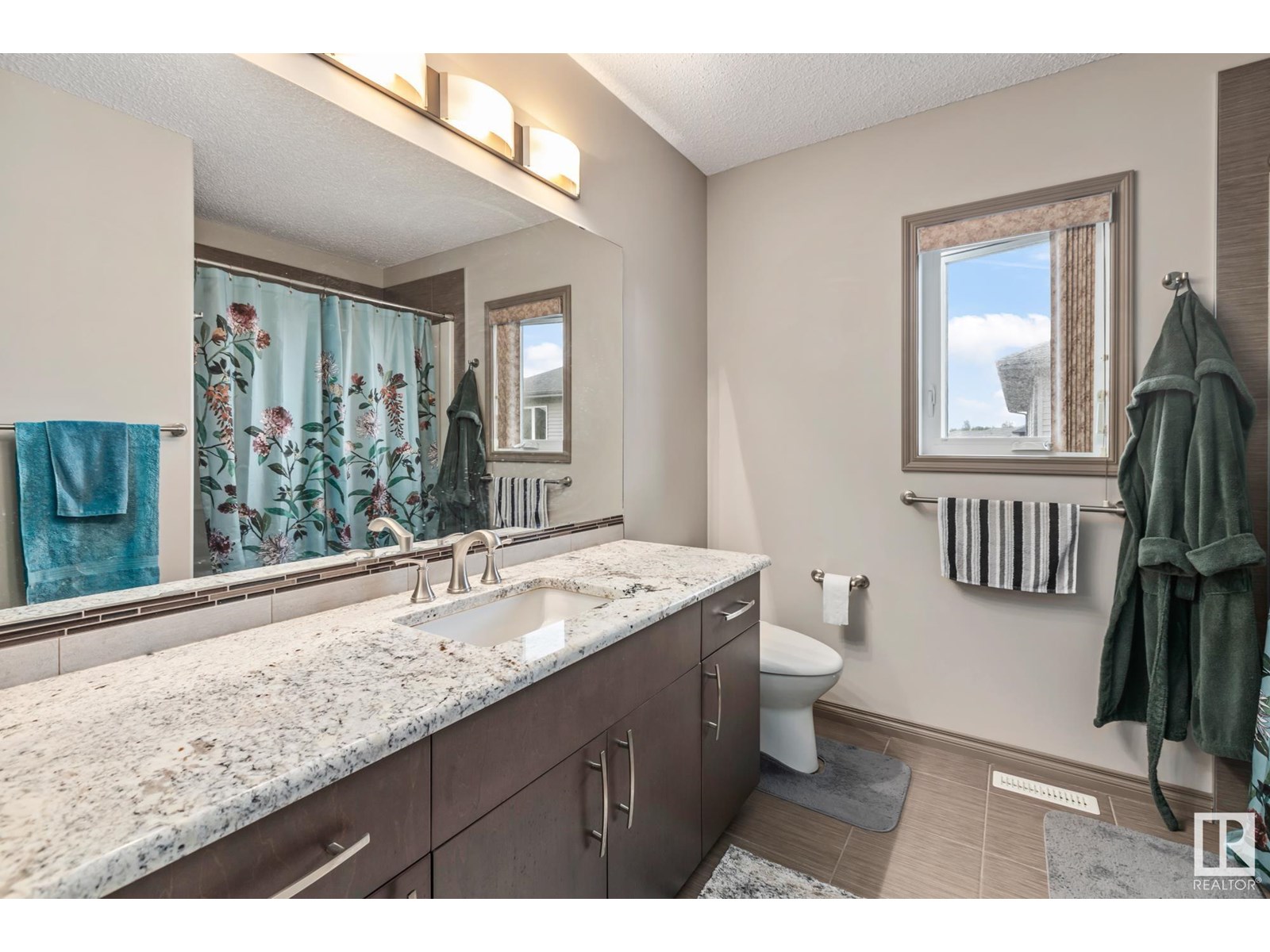 Photo 31 of 9520 206 St Nw, Edmonton AB