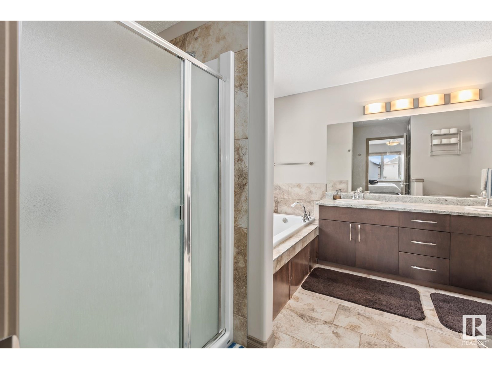 Photo 25 of 9520 206 St Nw, Edmonton AB