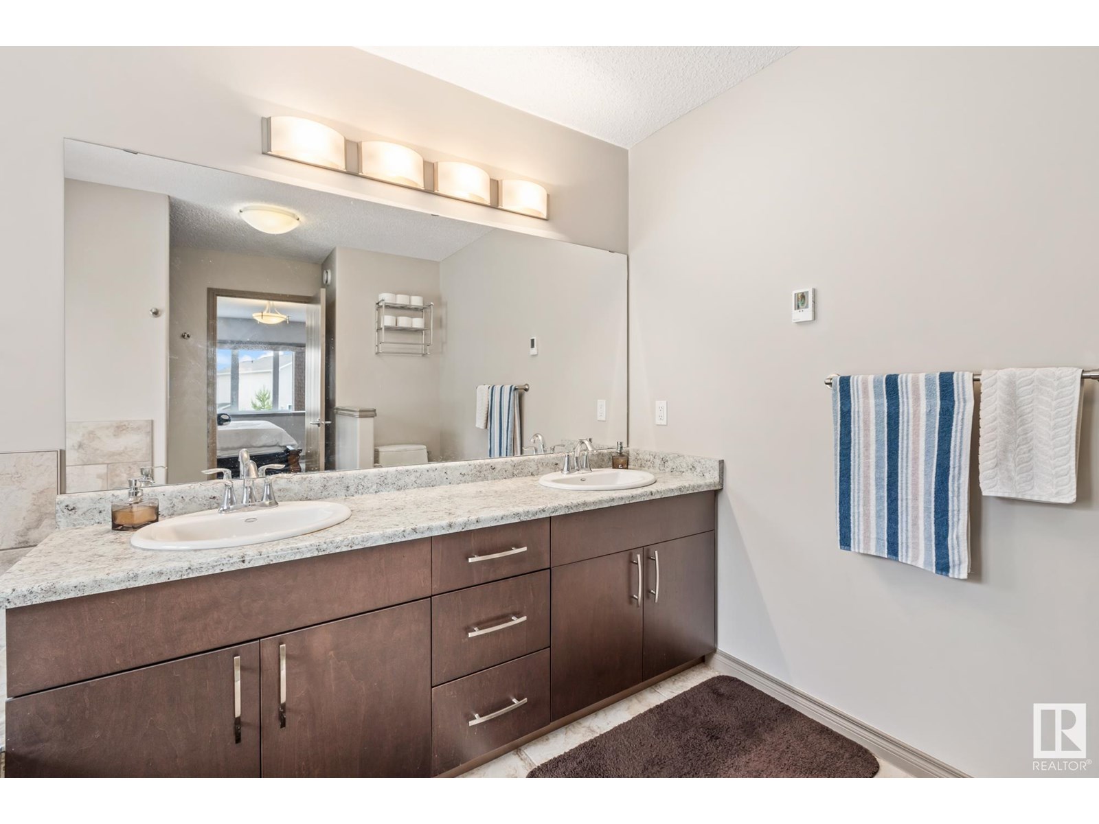 Photo 26 of 9520 206 St Nw, Edmonton AB
