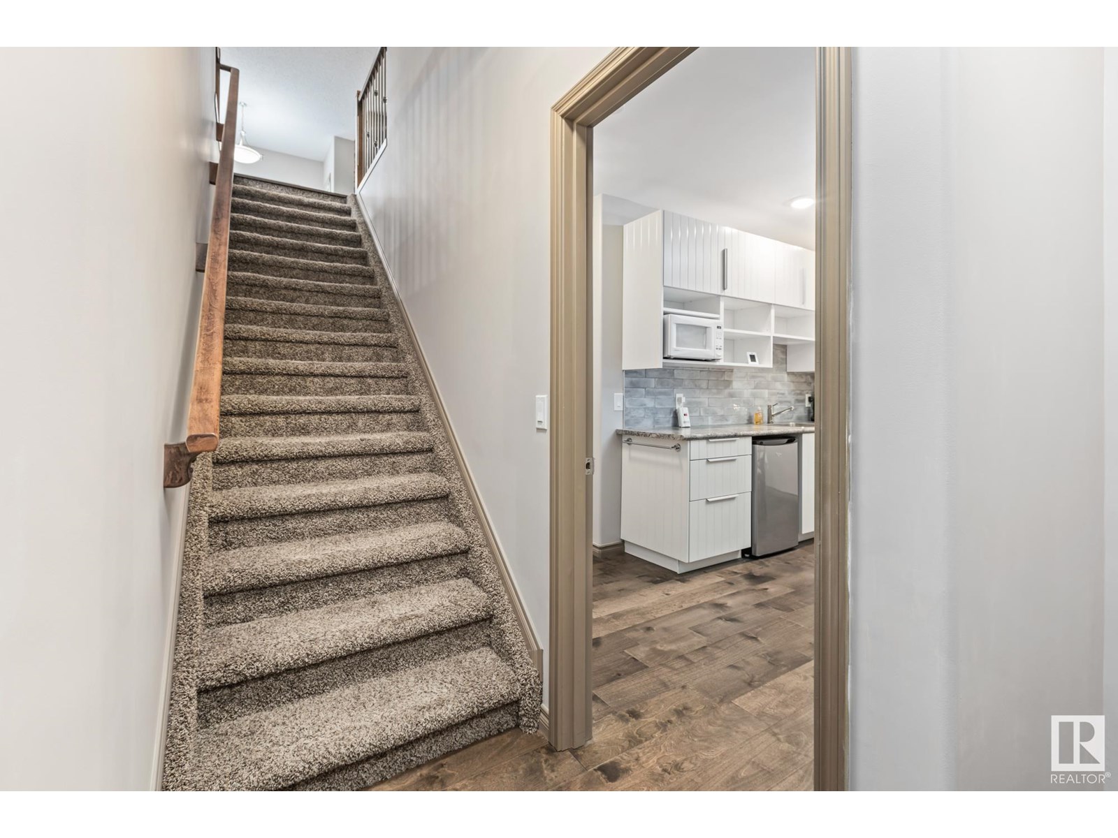 Photo 36 of 9520 206 St Nw, Edmonton AB