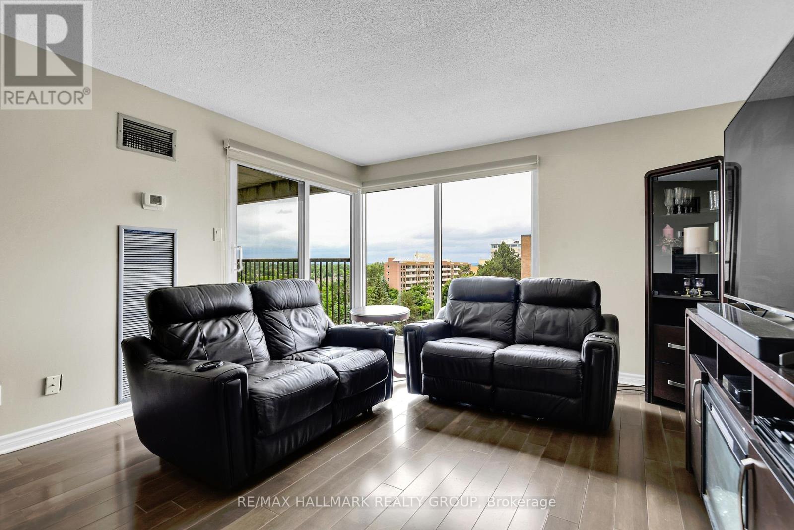 Photo 35 of 503 545 St Laurent Boulevard, Ottawa ON