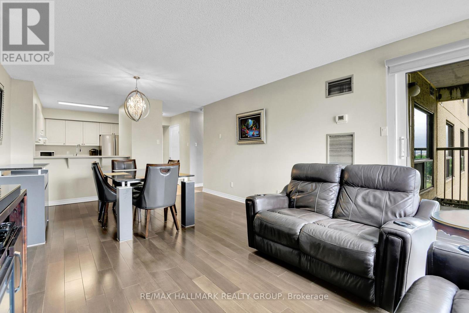 Photo 21 of 503 545 St Laurent Boulevard, Ottawa ON