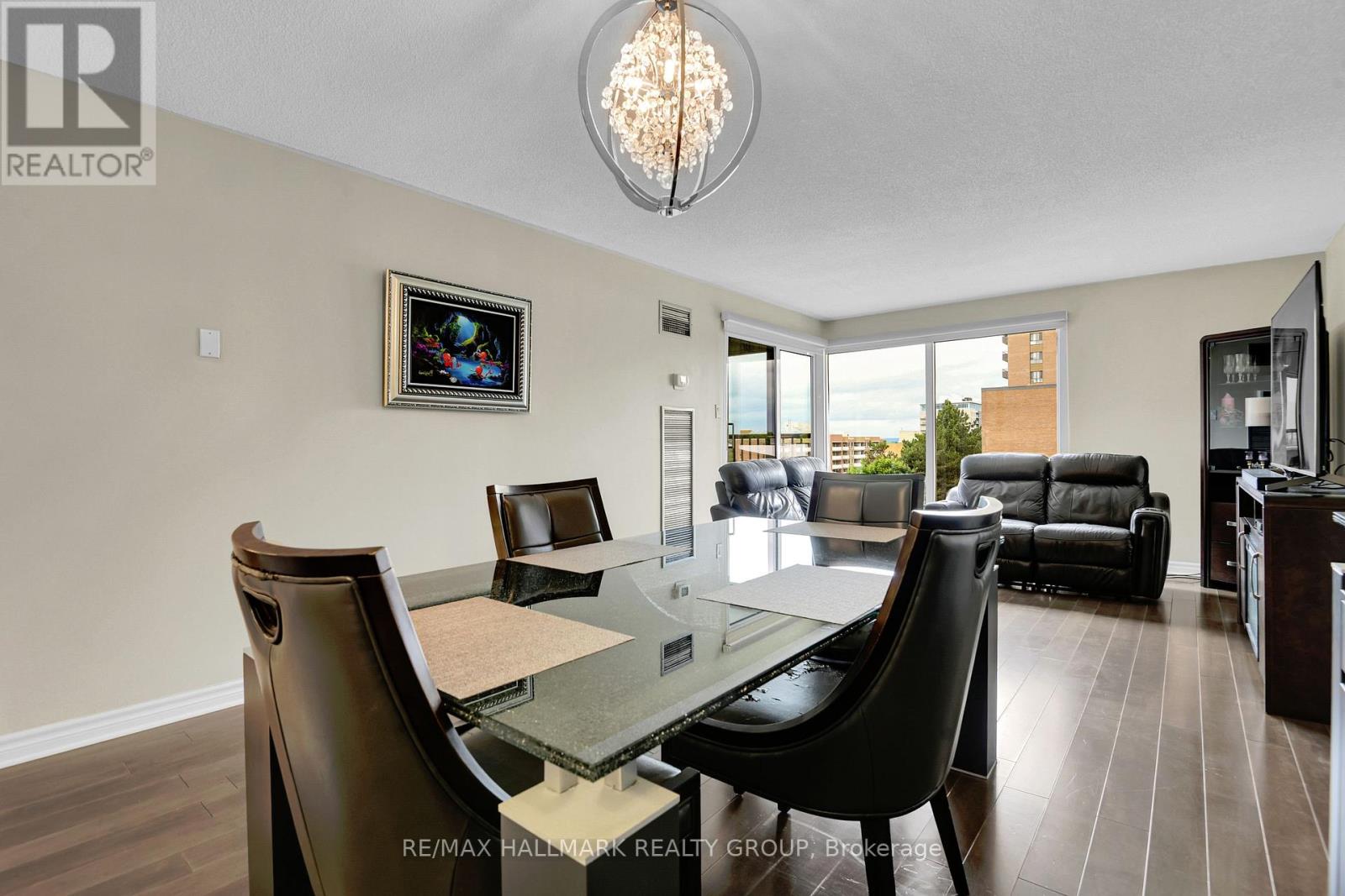 Photo 44 of 503 545 St Laurent Boulevard, Ottawa ON