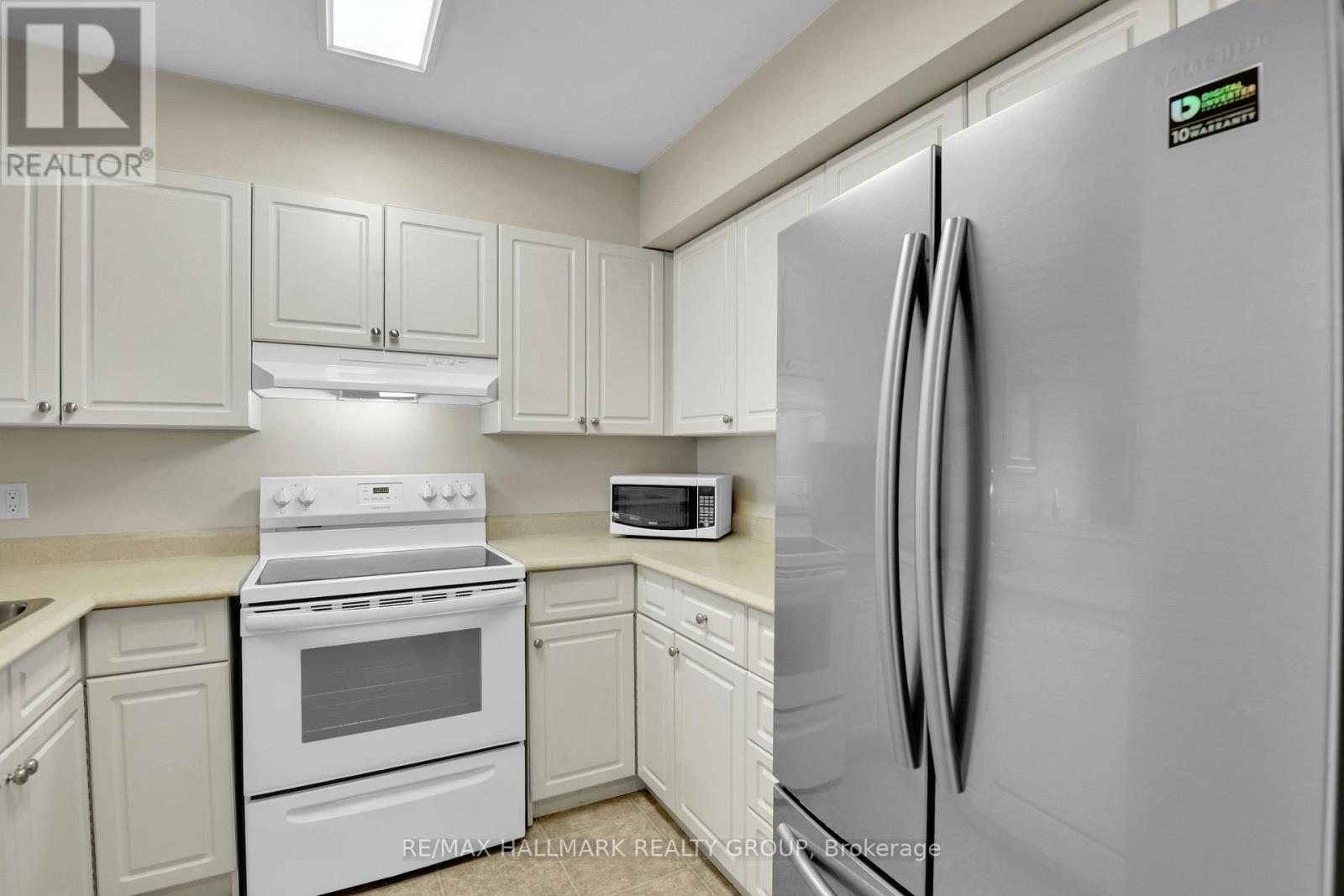 Photo 29 of 503 545 St Laurent Boulevard, Ottawa ON