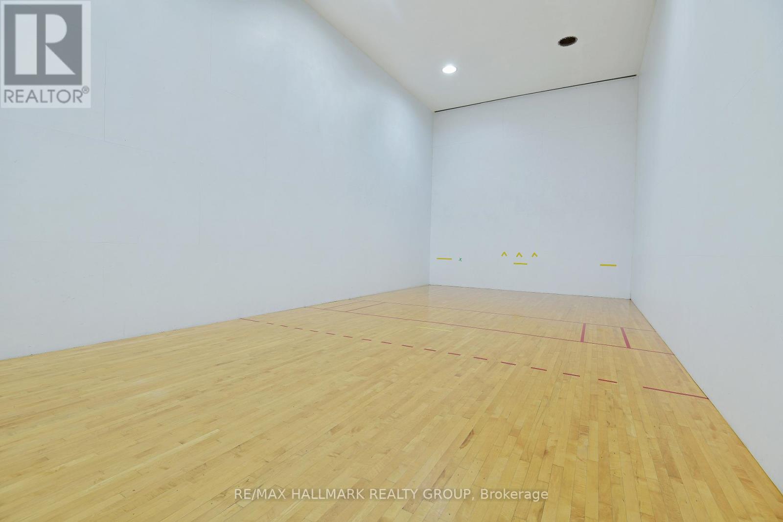 Photo 9 of 503 545 St Laurent Boulevard, Ottawa ON
