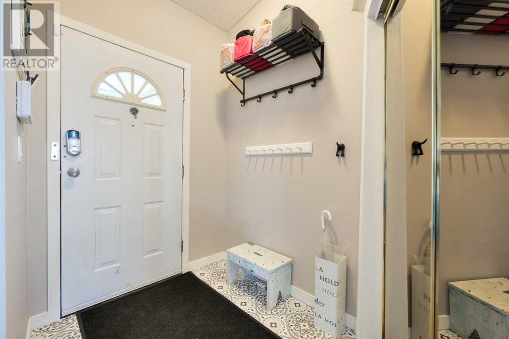Single Family House 4 Level for Sale in  MacEwan Meadow Way NW MacEwan Glen Calgary 