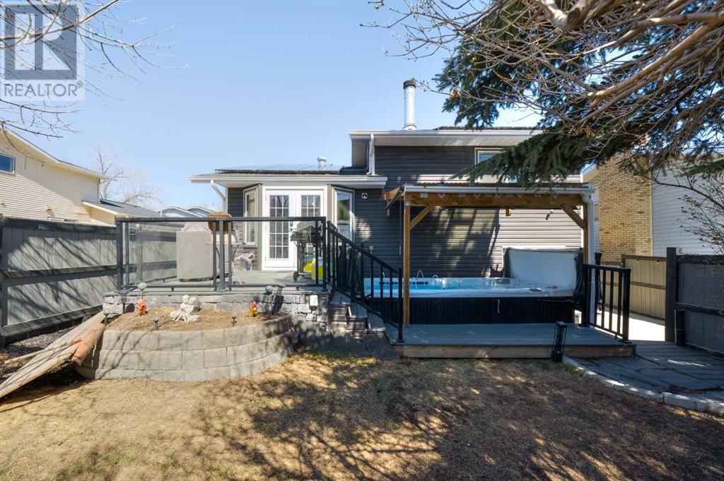 Single Family House 4 Level for Sale in  MacEwan Meadow Way NW MacEwan Glen Calgary 