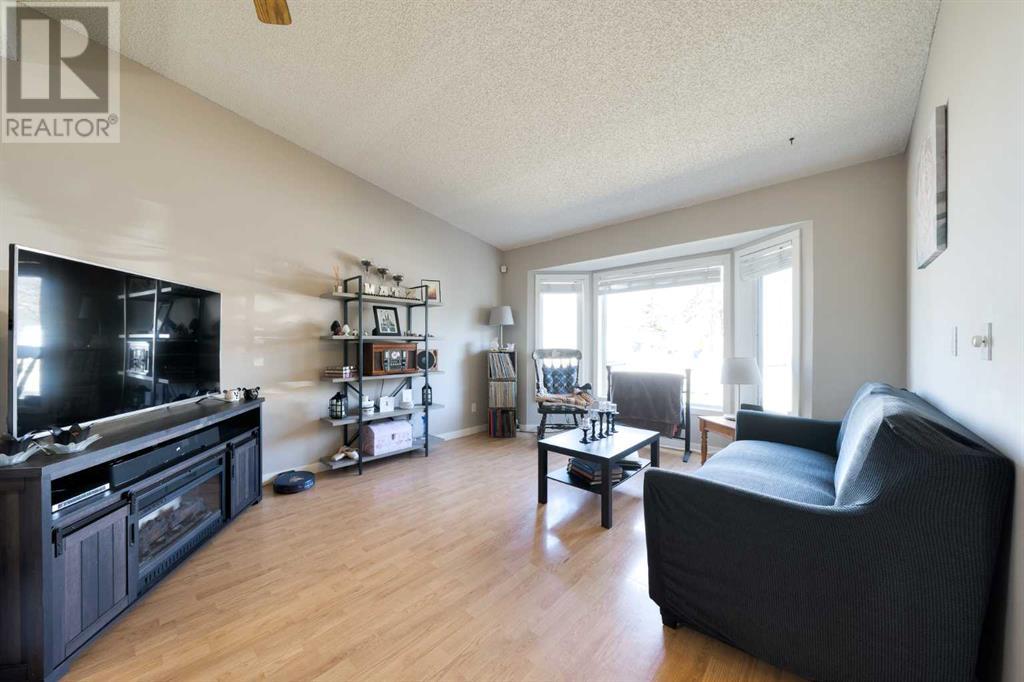 Single Family House 4 Level for Sale in  MacEwan Meadow Way NW MacEwan Glen Calgary 