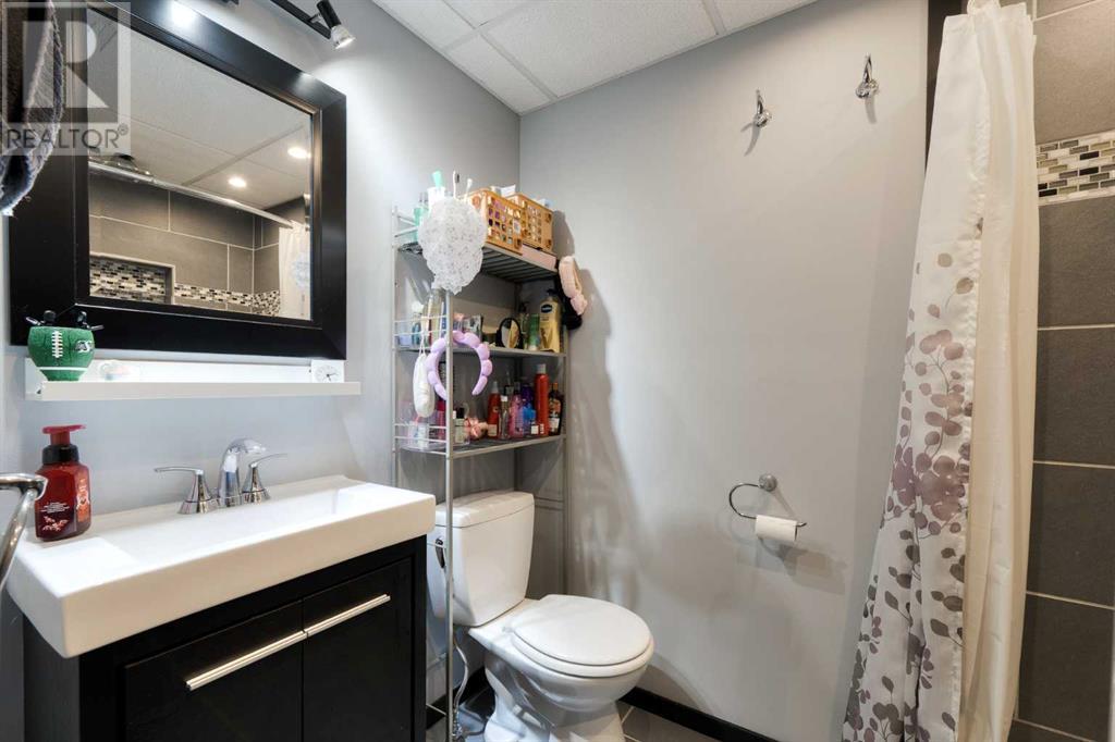 Single Family House 4 Level for Sale in  MacEwan Meadow Way NW MacEwan Glen Calgary 
