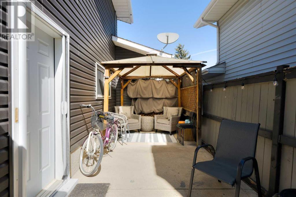 Single Family House 4 Level for Sale in  MacEwan Meadow Way NW MacEwan Glen Calgary 