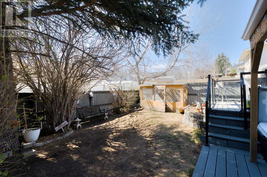 Single Family House 4 Level for Sale in  MacEwan Meadow Way NW MacEwan Glen Calgary 