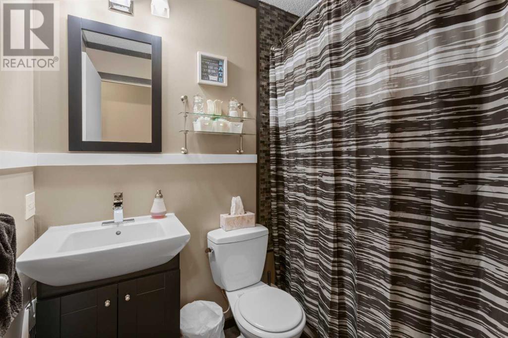 Single Family House 4 Level for Sale in  MacEwan Meadow Way NW MacEwan Glen Calgary 
