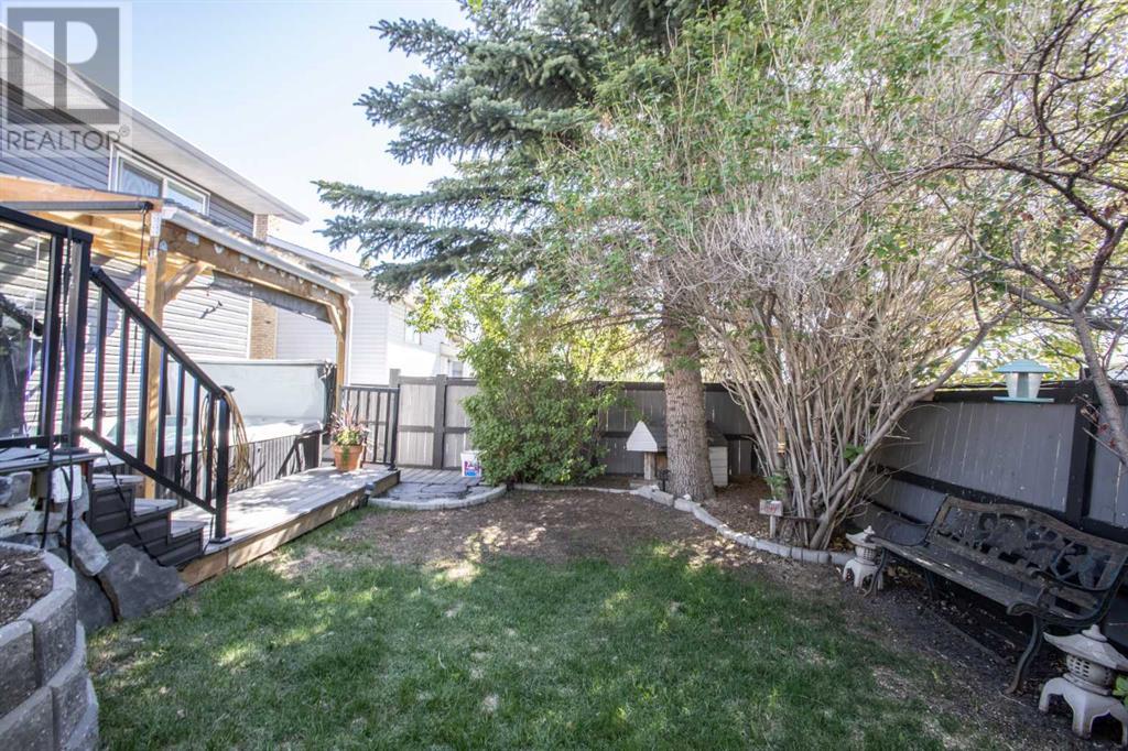 Single Family House 4 Level for Sale in  MacEwan Meadow Way NW MacEwan Glen Calgary 