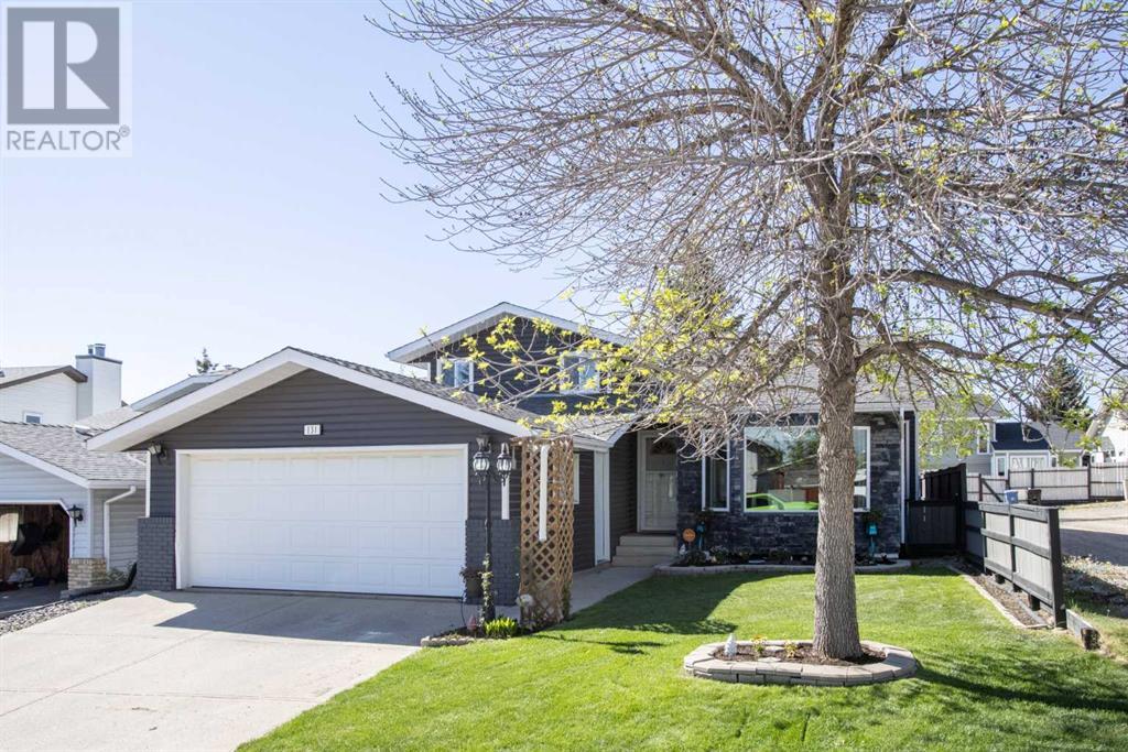 Single Family House 4 Level for Sale in  MacEwan Meadow Way NW MacEwan Glen Calgary 