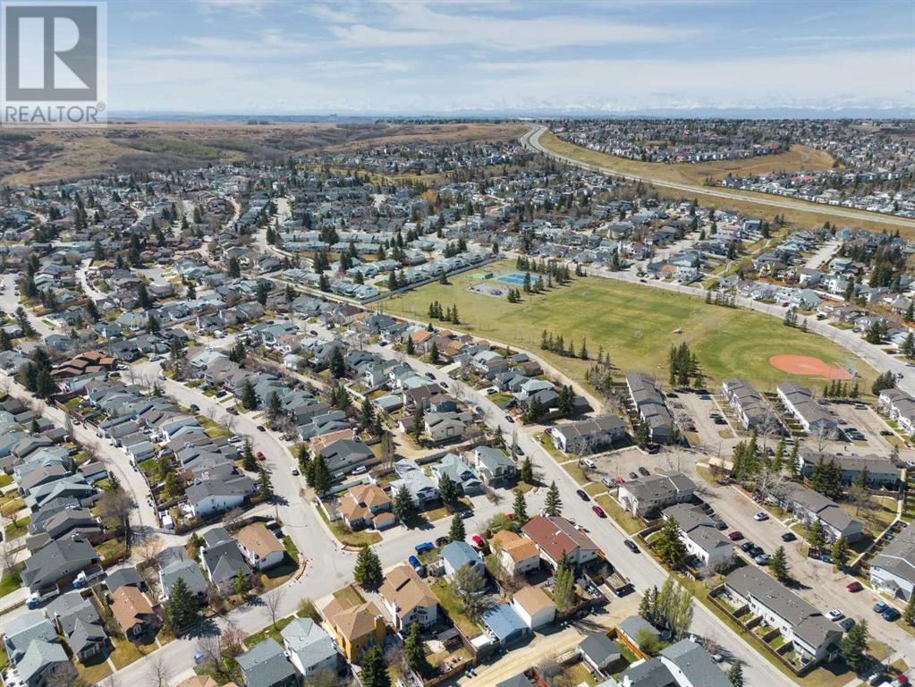Single Family House 4 Level for Sale in  MacEwan Meadow Way NW MacEwan Glen Calgary 