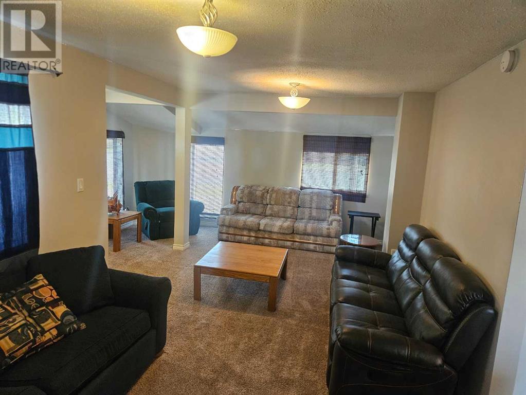 Photo 1 of 1138 42 Avenue N, Lethbridge AB