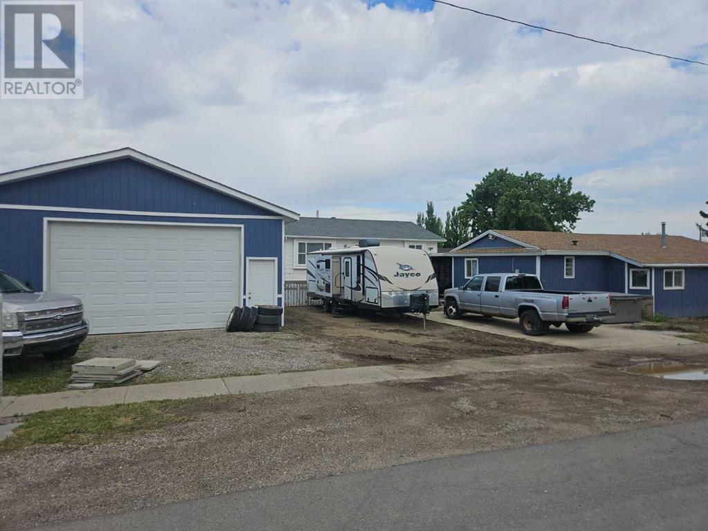 Photo 4 of 1138 42 Avenue N, Lethbridge AB