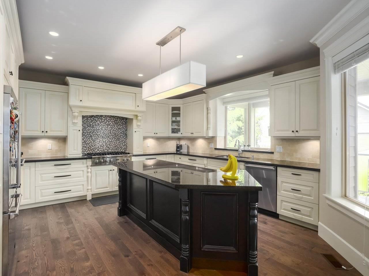 Photo 10 of 16297 27 A Avenue, Surrey BC
