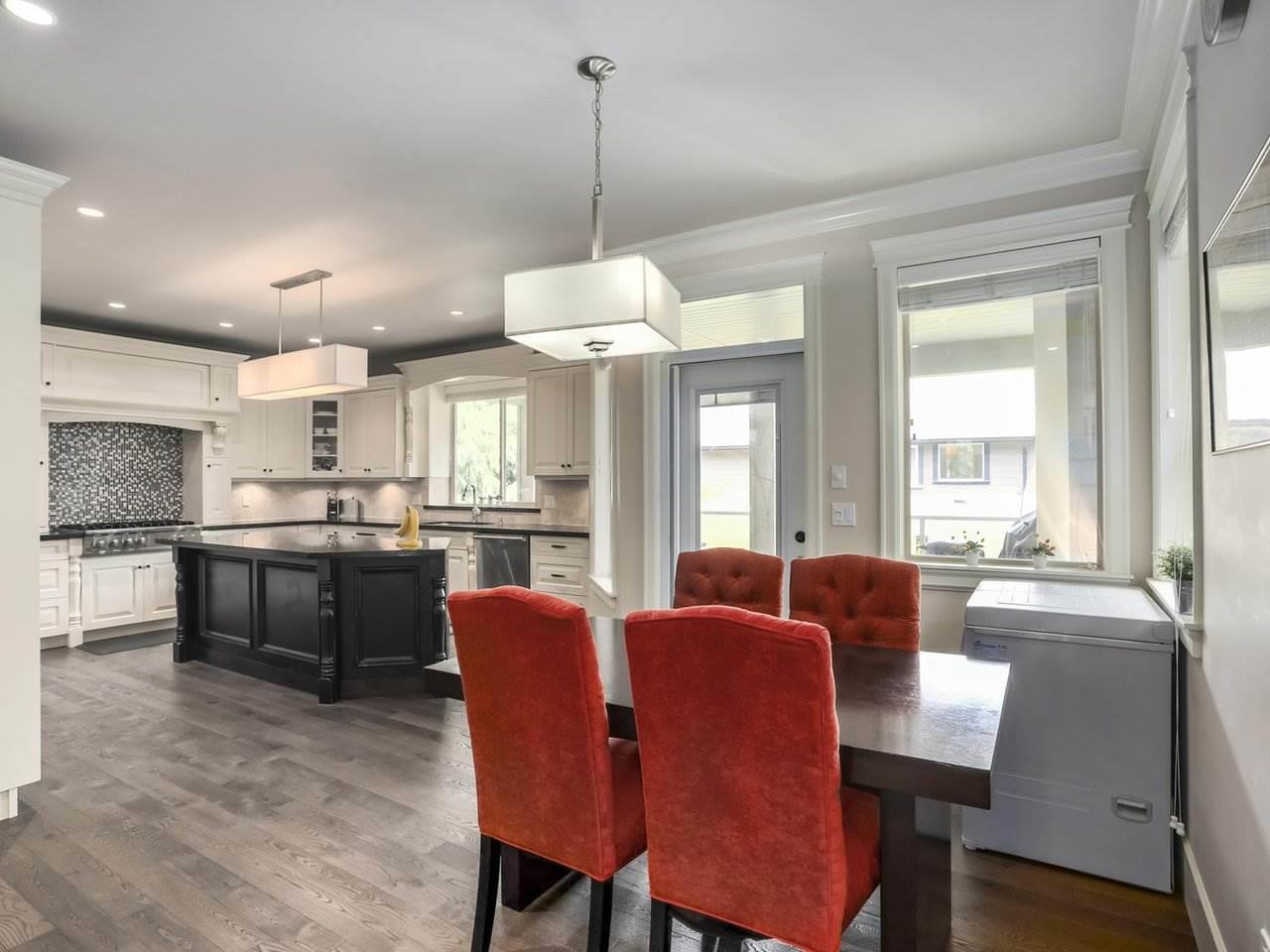 Photo 8 of 16297 27 A Avenue, Surrey BC