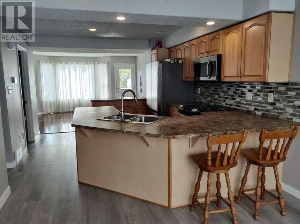 Photo 4 of 6 200 Arabian Drive, Fort Mcmurray AB