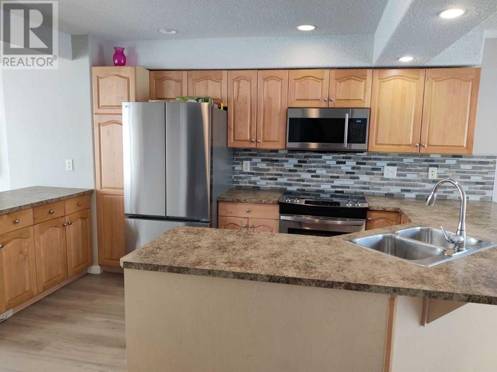Photo 9 of 6 200 Arabian Drive, Fort Mcmurray AB