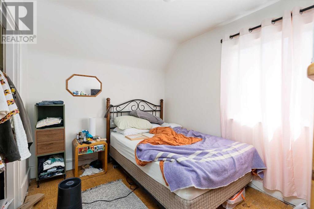Single Family House for Sale in   Avenue SW Cliff Bungalow Calgary 