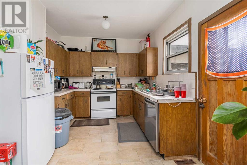 Single Family House for Sale in   Avenue SW Cliff Bungalow Calgary 