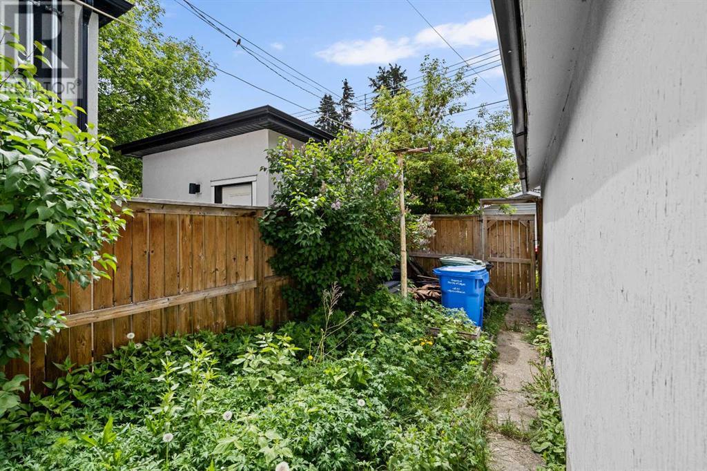 Single Family House for Sale in   Avenue SW Cliff Bungalow Calgary 