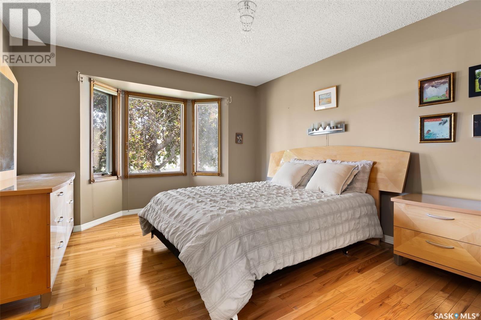 Single Family House Bungalow for Sale in  Greensboro DRIVE Regina 