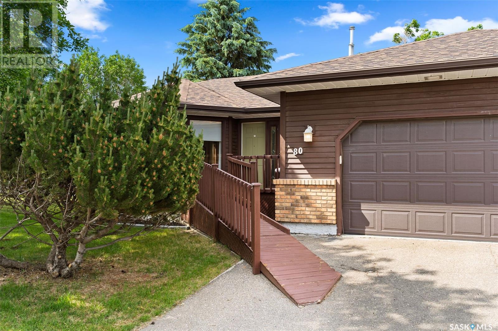 Single Family House Bungalow for Sale in  Greensboro DRIVE Regina 