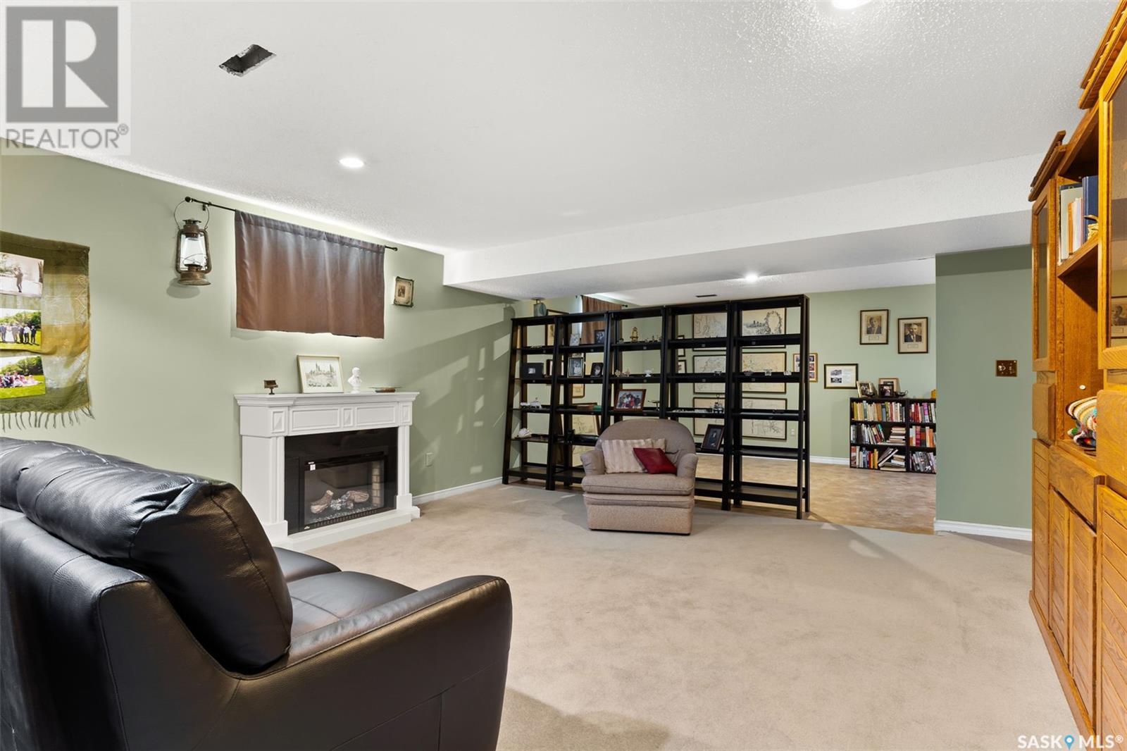 Single Family House Bungalow for Sale in  Greensboro DRIVE Regina 