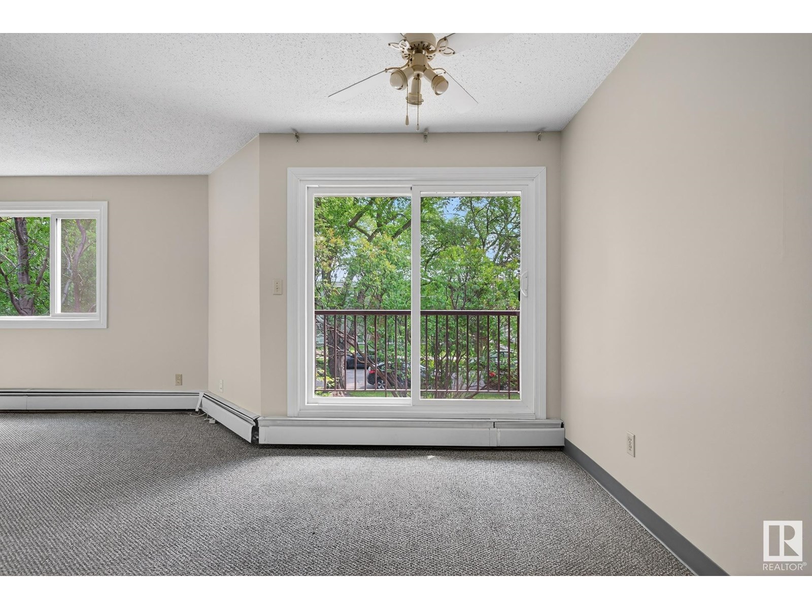Photo 11 of 208 10826 113 St Nw, Edmonton AB
