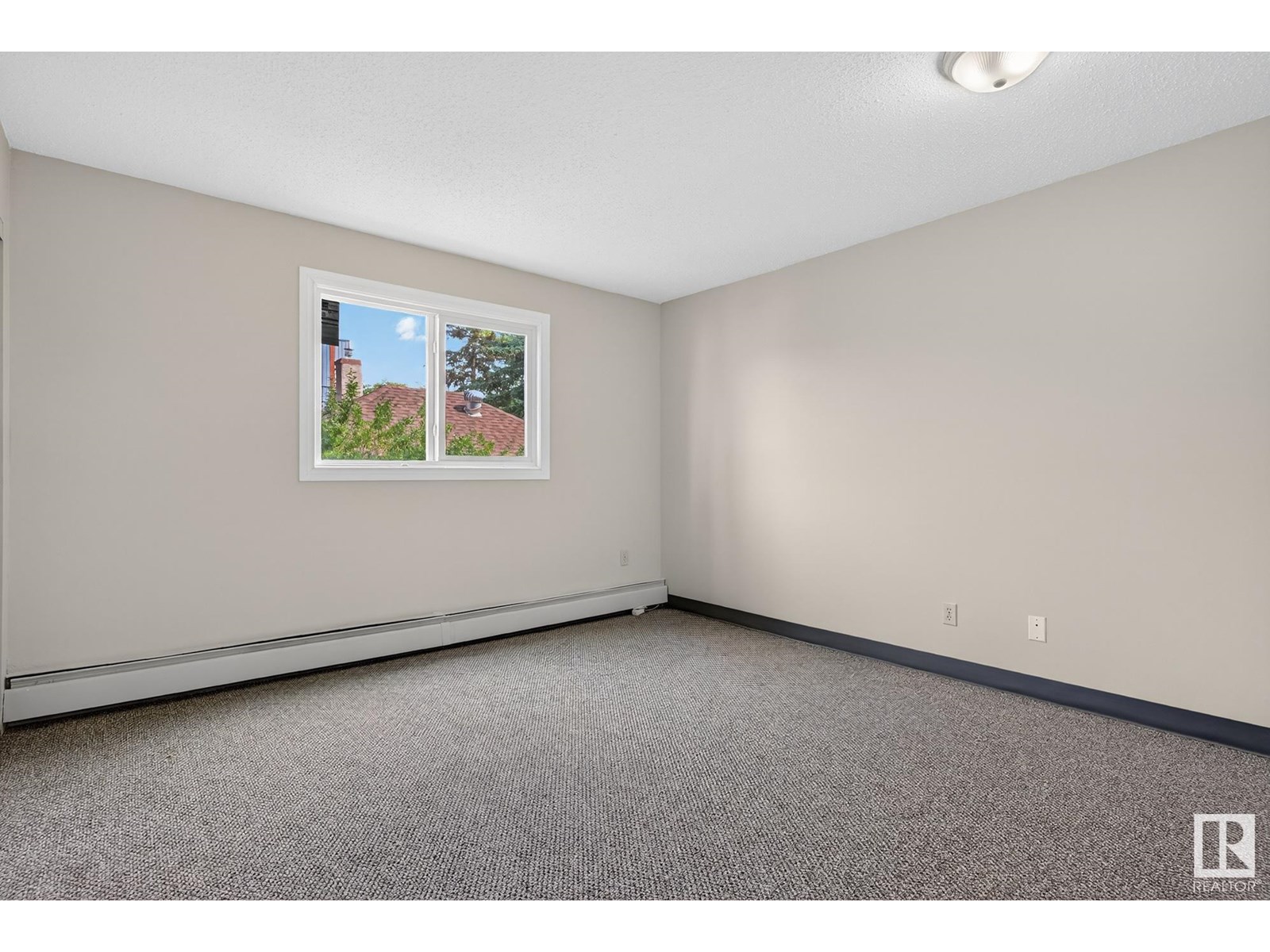 Photo 17 of 208 10826 113 St Nw, Edmonton AB