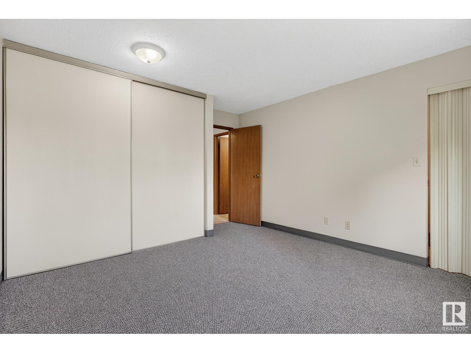 Photo 18 of 208 10826 113 St Nw, Edmonton AB
