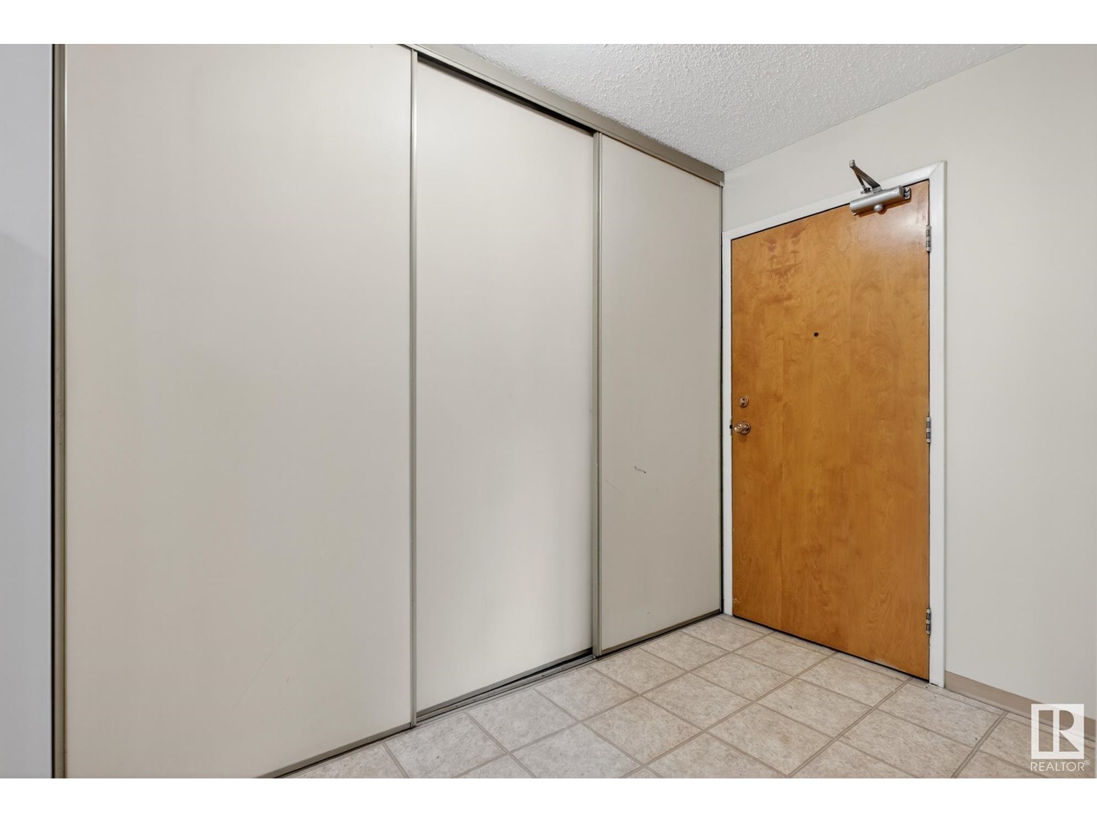 Photo 6 of 208 10826 113 St Nw, Edmonton AB
