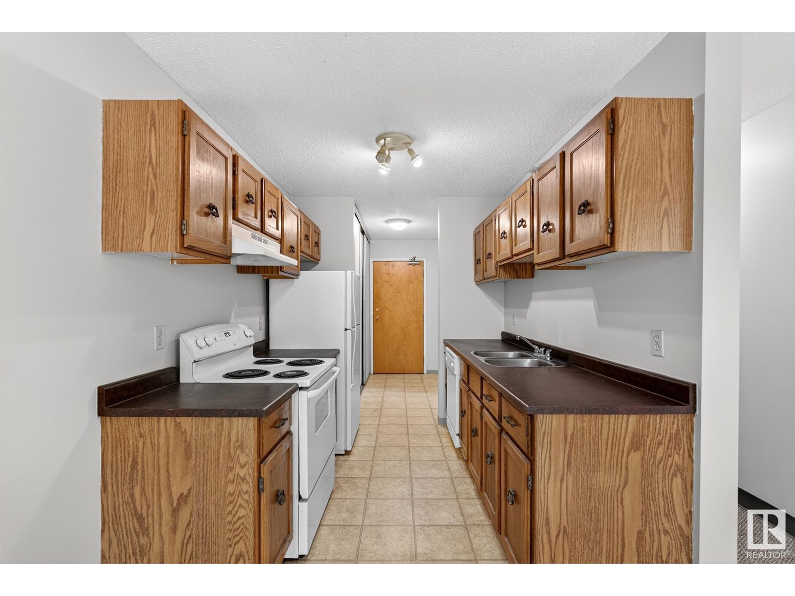 Photo 8 of 208 10826 113 St Nw, Edmonton AB