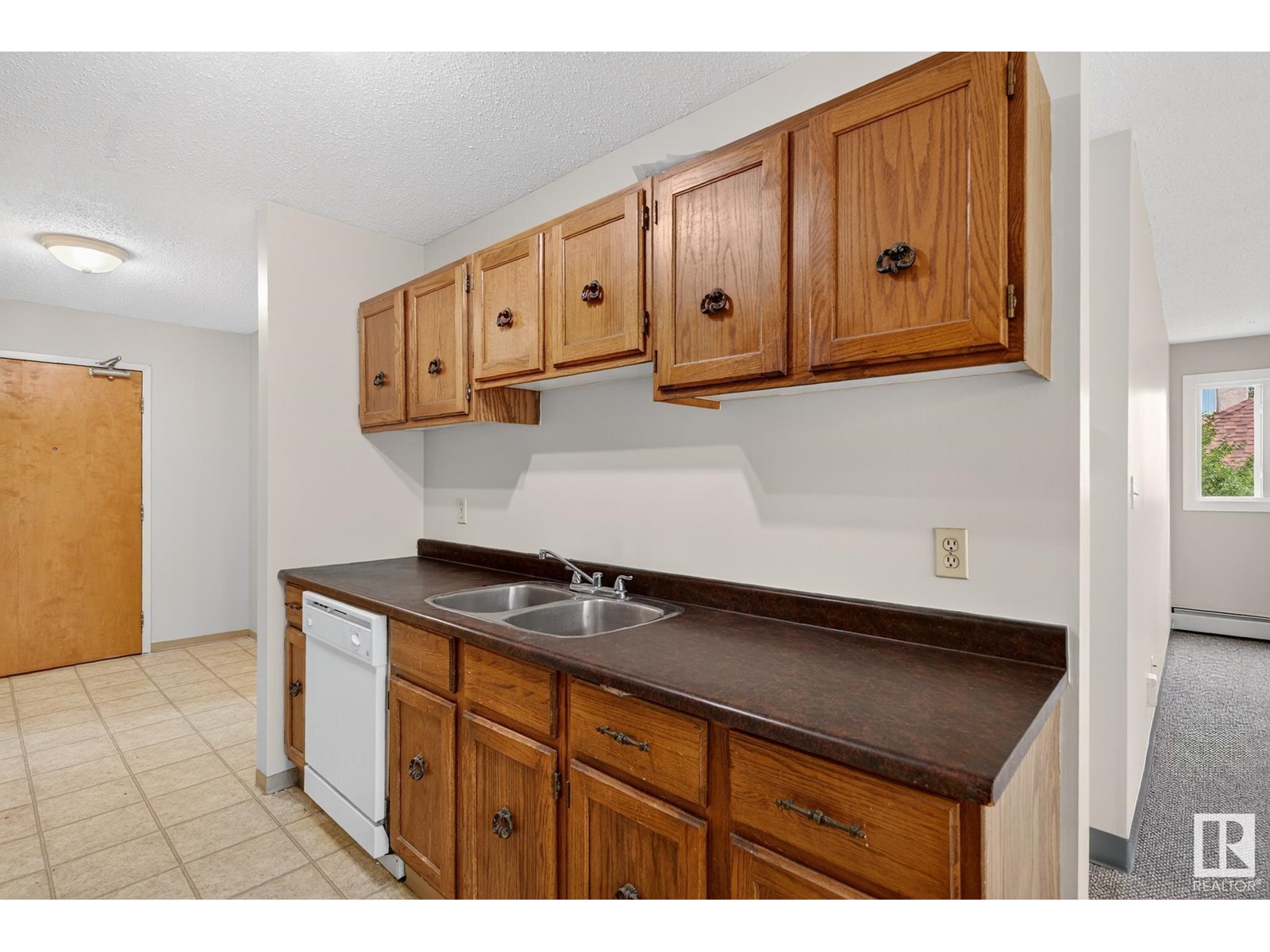 Photo 9 of 208 10826 113 St Nw, Edmonton AB