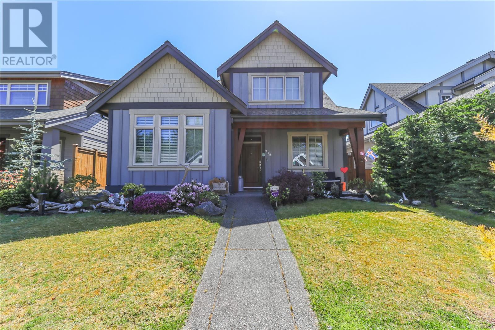 Photo 2 of 738 West Ridge Way, Qualicum Beach BC
