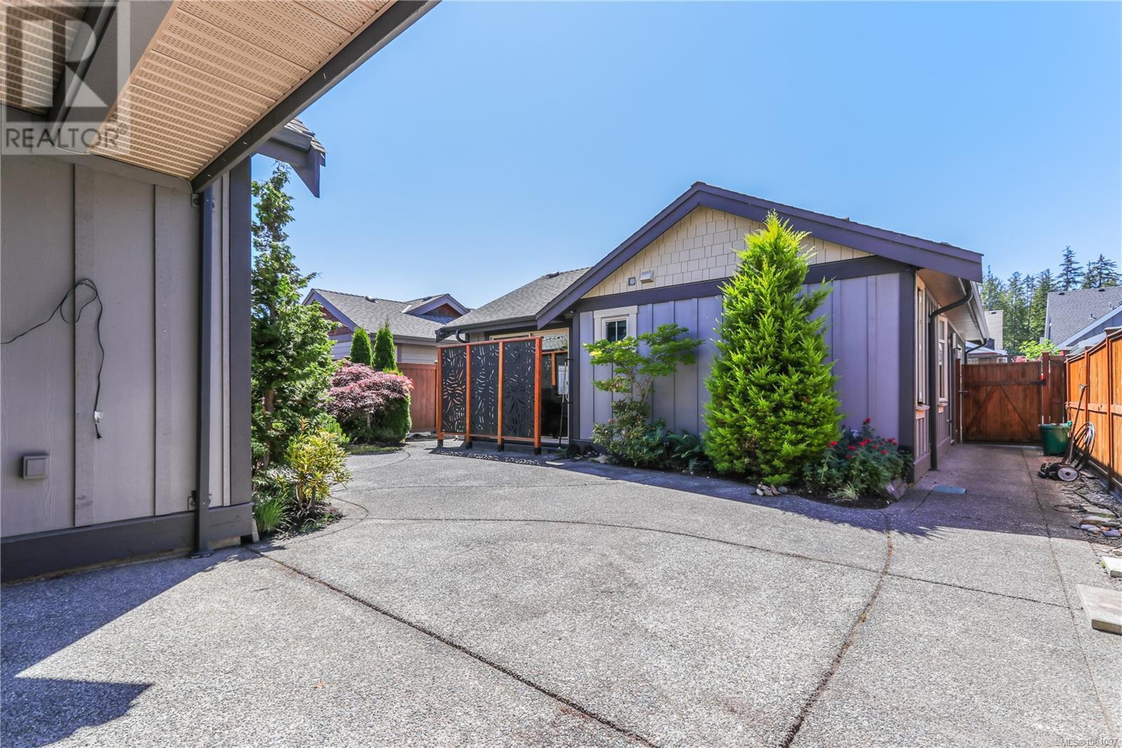 Photo 24 of 738 West Ridge Way, Qualicum Beach BC