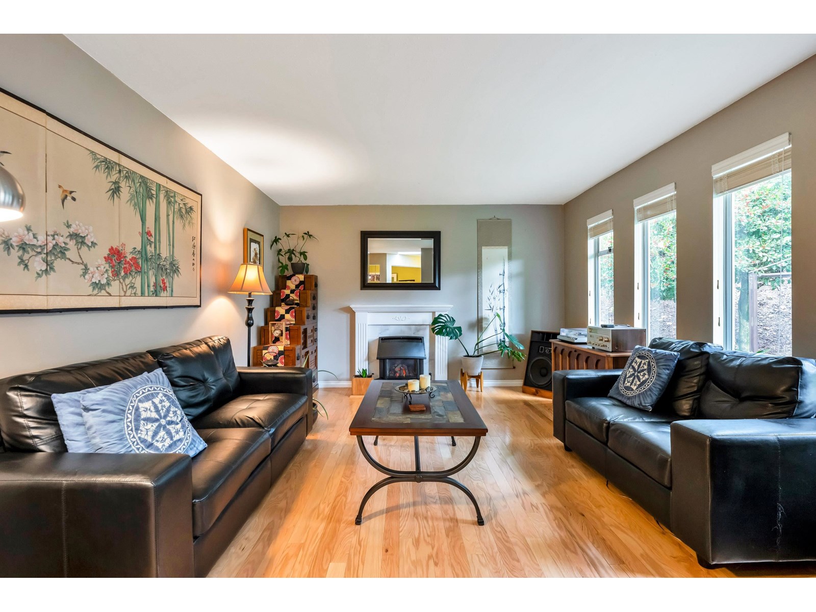 Photo 6 of 34386 Fraser Street, Abbotsford BC