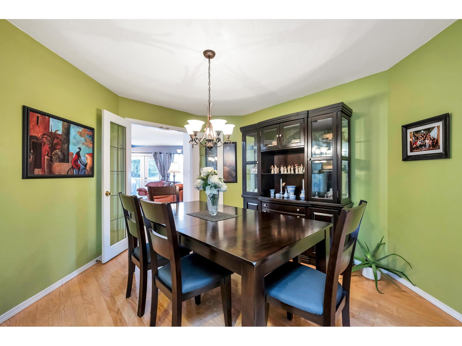 Photo 8 of 34386 Fraser Street, Abbotsford BC