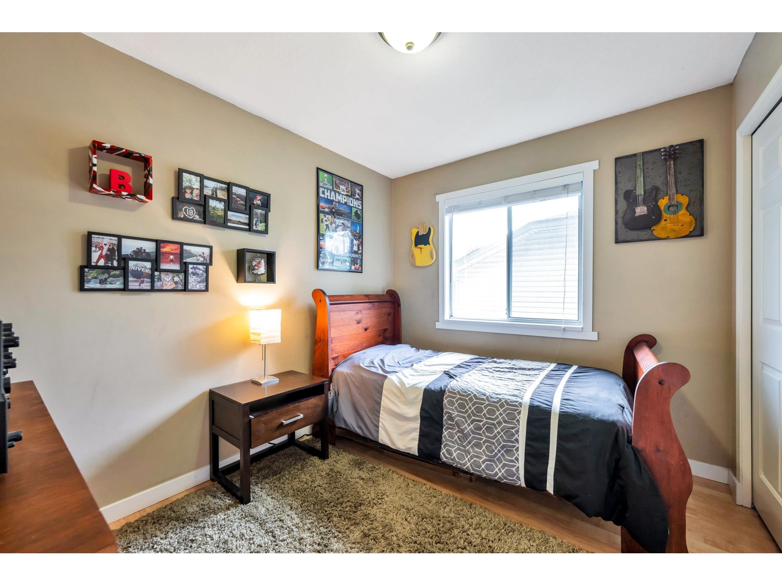 Photo 13 of 34386 Fraser Street, Abbotsford BC